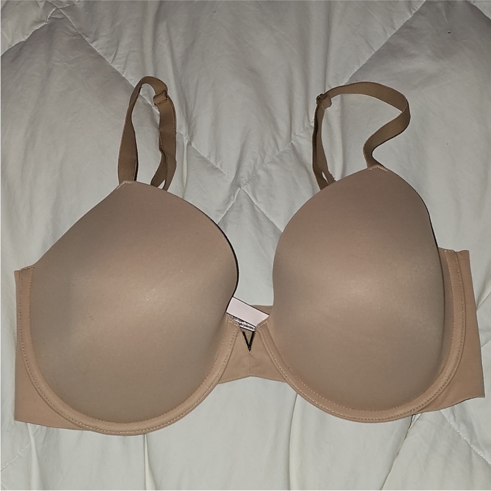 Victoria’s Secret Nude Bra Sz 34DDD Underwire